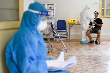 Hà Nội: Chiến dịch xét nghiệm diện rộng truy được nhiều F0 trong cộng đồng