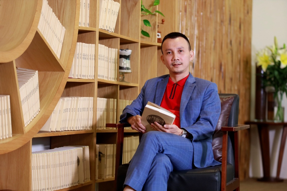 CEO Nguyễn Thành Tựu: NVCS chú trọng phát triển dịch vụ tư vấn pháp lý - 2 CEO Nguyễn Thành Tựu: NVCS chú trọng phát triển dịch vụ tư vấn pháp lý - 2