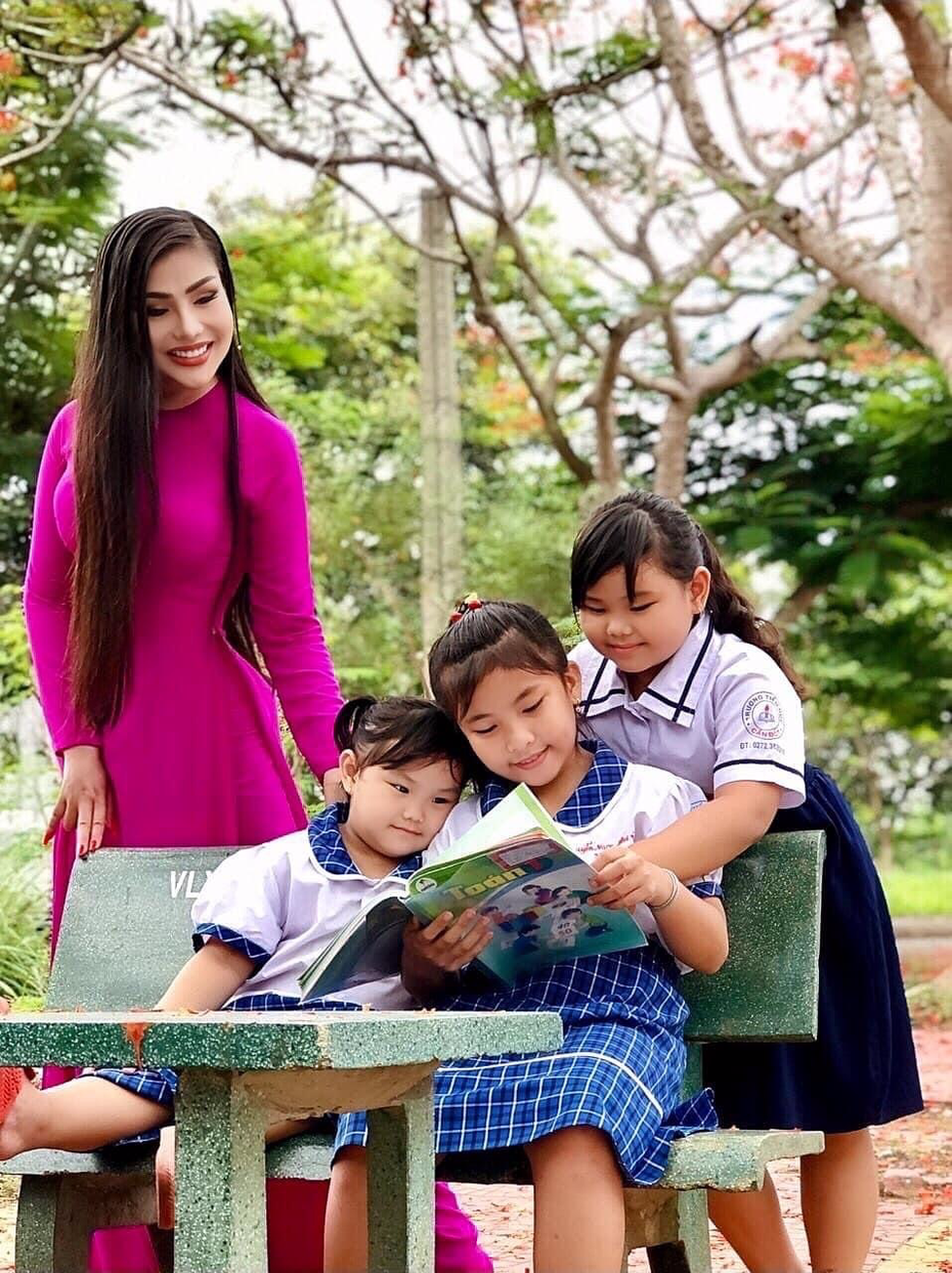 Lời cầu xin đừng gọi mẹ là pê đê của con gái nữ hoàng lô tô - 4 Lời cầu xin đừng gọi mẹ là pê đê của con gái nữ hoàng lô tô - 4