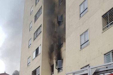 Cháy tại chung cư 21 tầng, người dân nháo nhào chạy