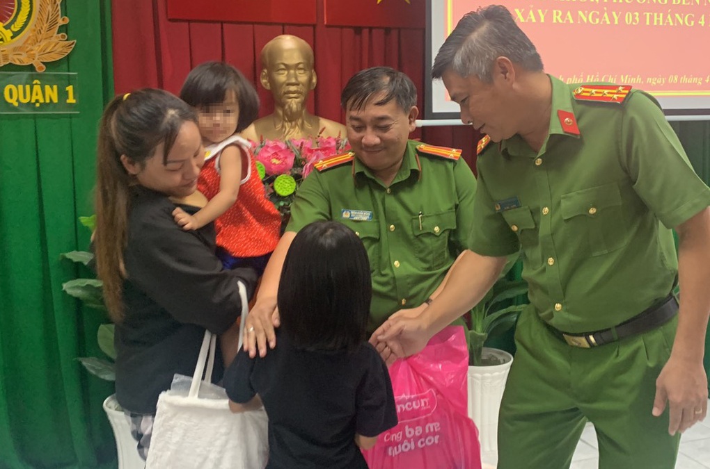 Quá trình bắt cóc 2 cháu bé của nữ nghi phạm 21 tuổi ở TPHCM - 3 Quá trình bắt cóc 2 cháu bé của nữ nghi phạm 21 tuổi ở TPHCM - 3