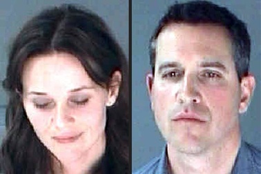 Vợ chồng Reese Witherspoon bị bắt