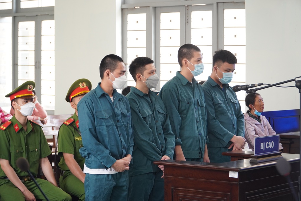 Đang ngủ trên võng, người đàn ông bị chém nhầm đến tử vong - 1 Đang ngủ trên võng, người đàn ông bị chém nhầm đến tử vong - 1