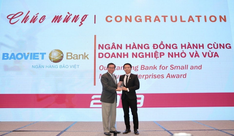 BaoViet Bank nhận giải thưởng Ngân hàng đồng hành cùng doanh nghiệp nhỏ và vừa năm 2019 - 1 BaoViet Bank nhận giải thưởng Ngân hàng đồng hành cùng doanh nghiệp nhỏ và vừa năm 2019 - 1