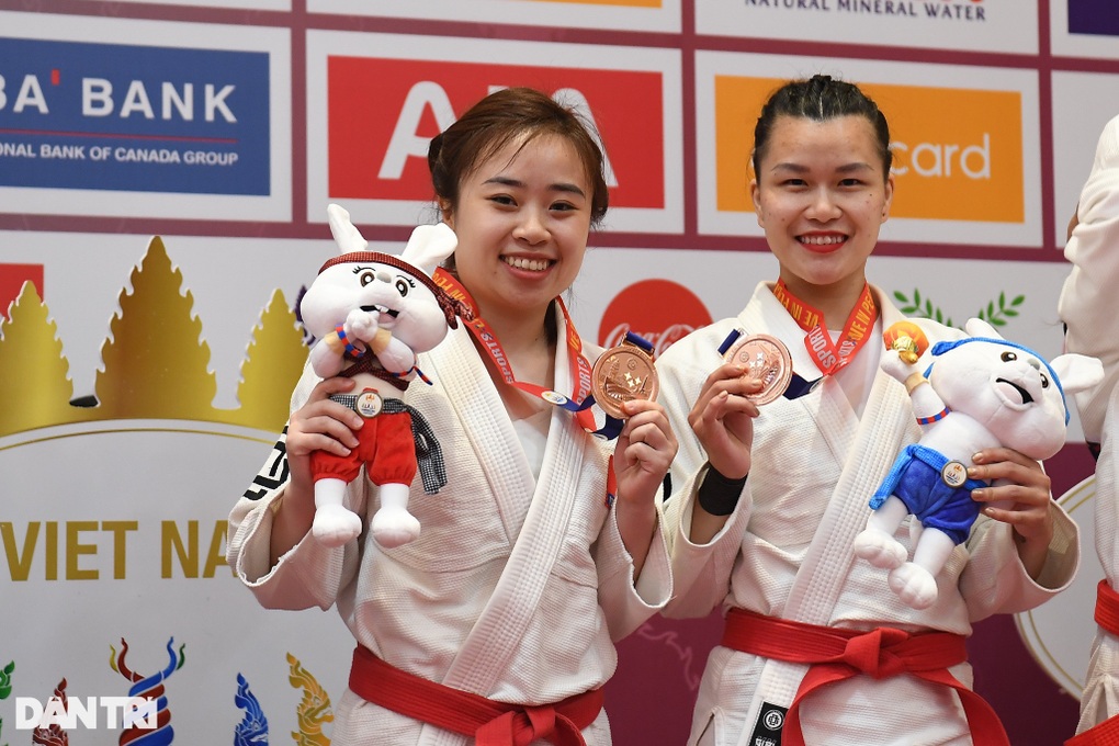Nữ võ sĩ nén đau mang về huy chương Jiujitsu cho Việt Nam - 2 Nữ võ sĩ nén đau mang về huy chương Jiujitsu cho Việt Nam - 2