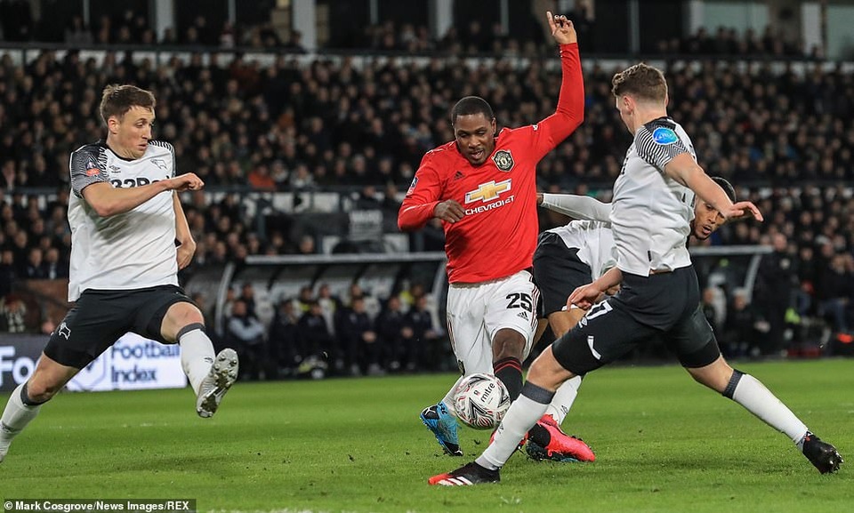 Derby County 0-3 Man Utd: Ighalo tỏa sáng với cú đúp - 5 Derby County 0-3 Man Utd: Ighalo tỏa sáng với cú đúp - 5