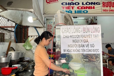 Tô cháo đền ơn "5.000 đồng hoặc không tiền cũng được"
