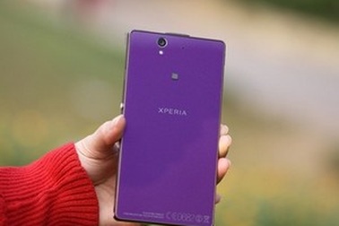 Cận cảnh smartphone Xperia Z màu tím đầu tiên tại Việt Nam