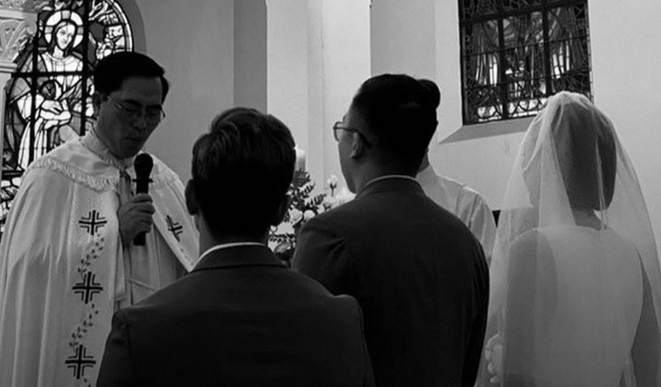 Bí mật buồn đằng sau việc mẹ Tóc Tiên vắng mặt trong đám cưới con gái - 2 Bí mật buồn đằng sau việc mẹ Tóc Tiên vắng mặt trong đám cưới con gái - 2