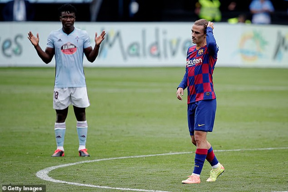 Messi và đồng đội mâu thuẫn gay gắt với HLV Quique Setien - 2 Messi và đồng đội mâu thuẫn gay gắt với HLV Quique Setien - 2