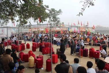 Tưng bừng khai hội đền Cờn