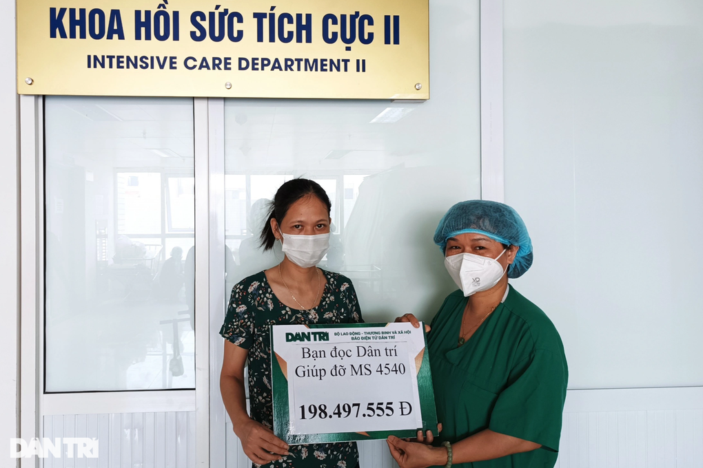 Bạn đọc Dân trí giúp đỡ người đàn bà mắc suy đa tạng hơn 240 triệu đồng - 1 Bạn đọc Dân trí giúp đỡ người đàn bà mắc suy đa tạng hơn 240 triệu đồng - 1