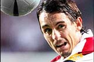 Gary Neville bí mật đính hôn 
