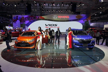 Ôtô nhập khẩu liên tục lập kỷ lục, người tiêu dùng chê giá vẫn cao