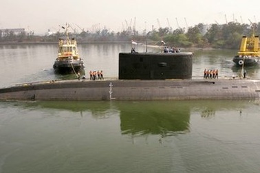 Đám cháy trên tàu ngầm Ấn Độ đã kích nổ ngư lôi và tên lửa