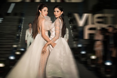 Hoa hậu Đặng Thu Thảo, Kim Nguyên trình diễn ấn tượng