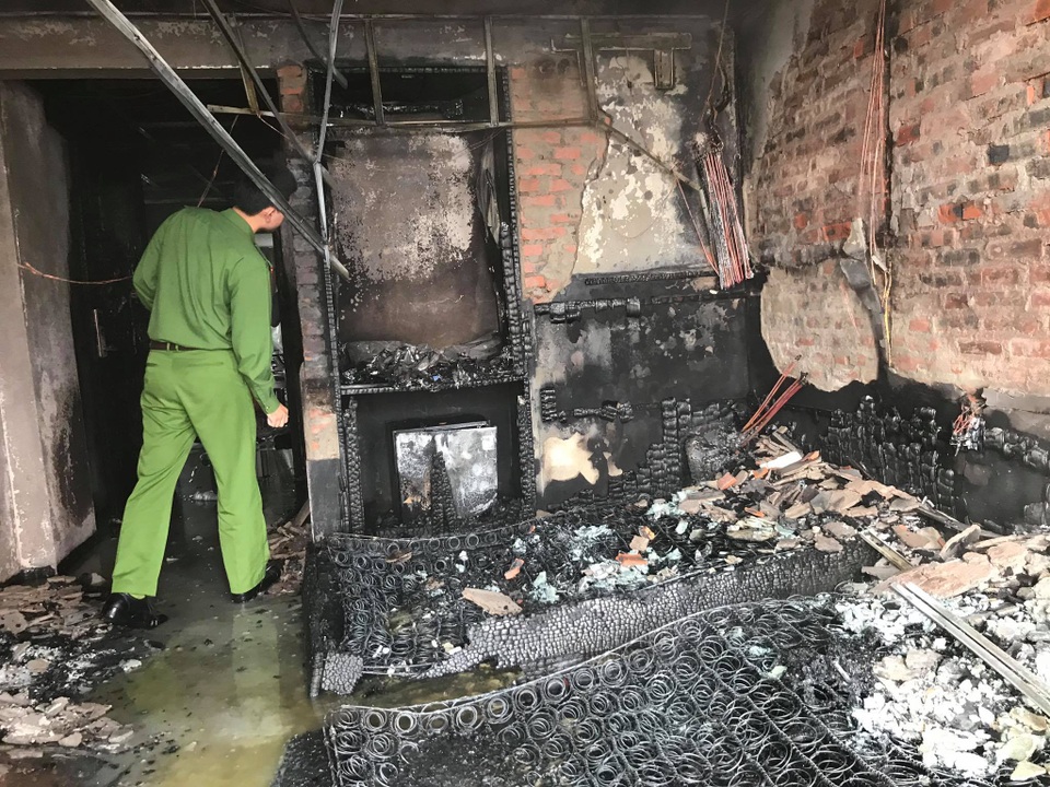 Cháy khách sạn Vinh Plaza, khách tháo chạy tán loạn - 5 Cháy khách sạn Vinh Plaza, khách tháo chạy tán loạn - 5