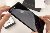 Trớ trêu cảnh iPhone 7/7 Plus Jet Black "mất giá" trên thị trường