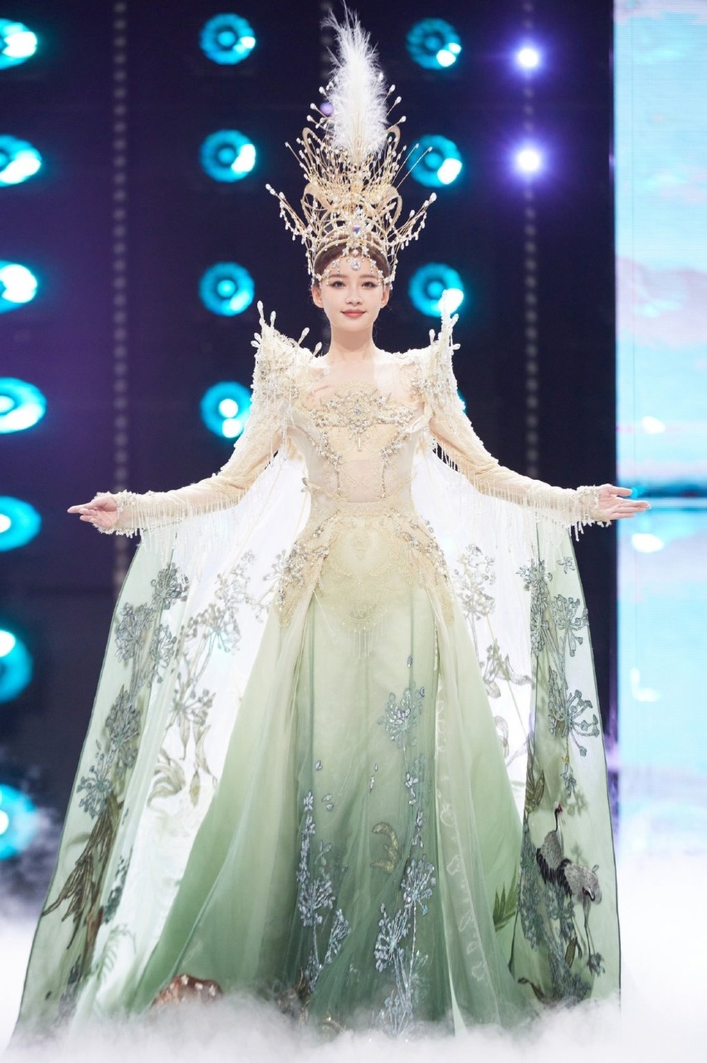 Gái một con Tôn Di quyến rũ hơn sau khi chia tay thiếu gia giàu có - 7 Gái một con Tôn Di quyến rũ hơn sau khi chia tay thiếu gia giàu có - 7