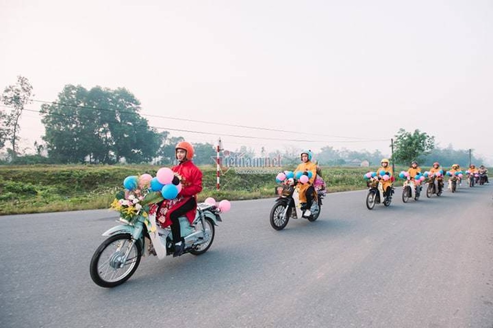 Chàng trai Quảng Trị đón dâu bằng loạt Honda Super Cub cũ cực chất - 2 Chàng trai Quảng Trị đón dâu bằng loạt Honda Super Cub cũ cực chất - 2
