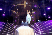 Thí sinh hoa hậu ngã kinh hoàng từ độ cao 3m khi thử thách "diễn xiếc"