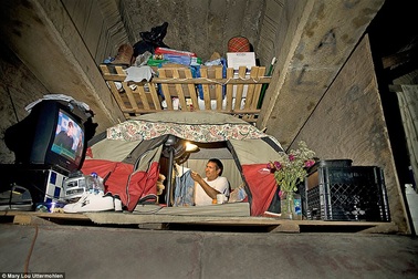 Cuộc sống bên trong khu ổ chuột giữa lòng nước Mỹ