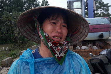 Tất cả trôi theo dòng lũ, người dân trắng tay