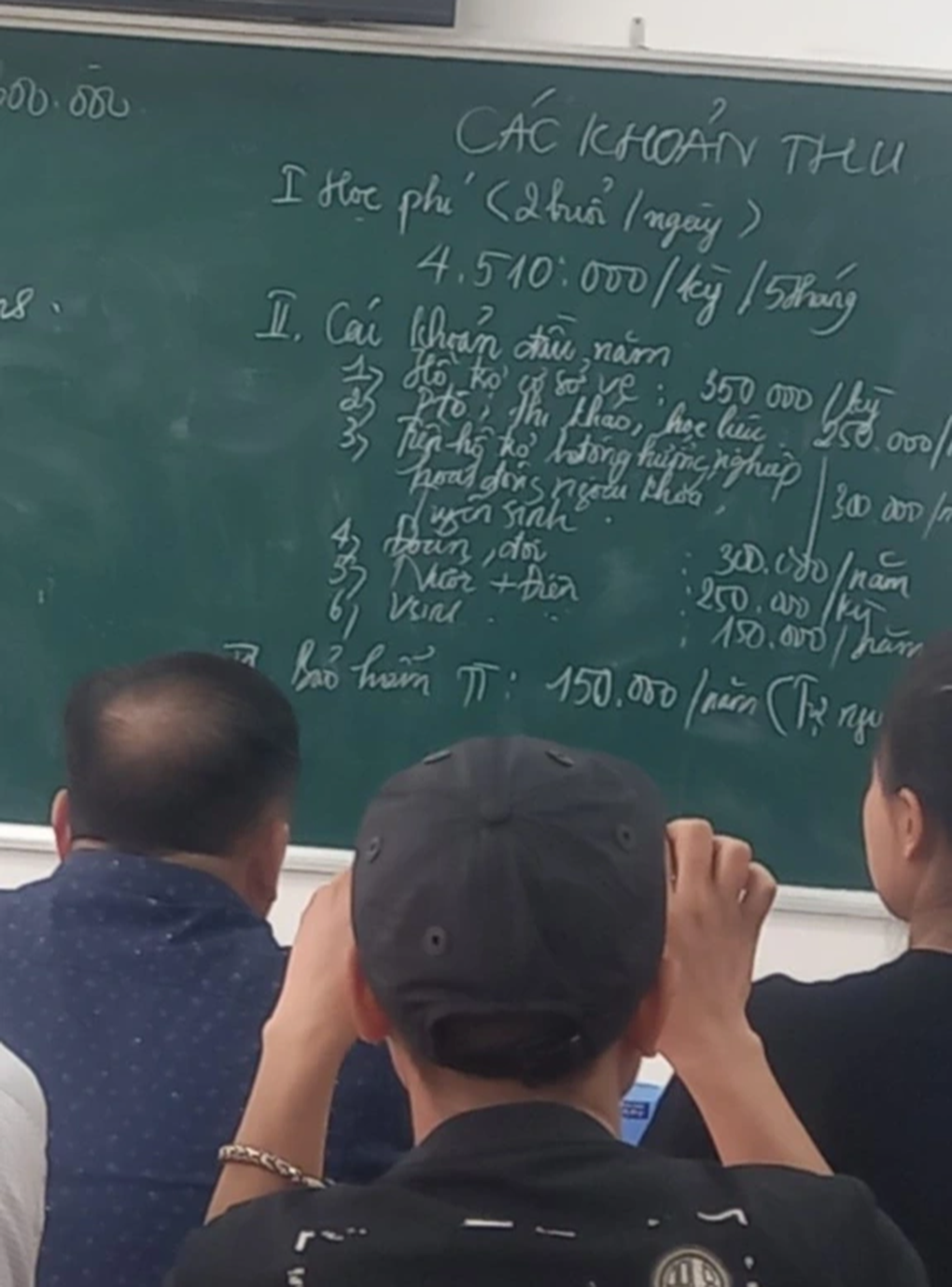 Hiệu trưởng khẳng định không có chuyện học sinh bị bêu riếu vì lỗi của bố - 2 Hiệu trưởng khẳng định không có chuyện học sinh bị bêu riếu vì lỗi của bố - 2