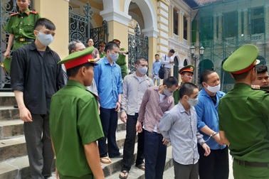 Nhóm người Trung Quốc trộm xuyên Việt