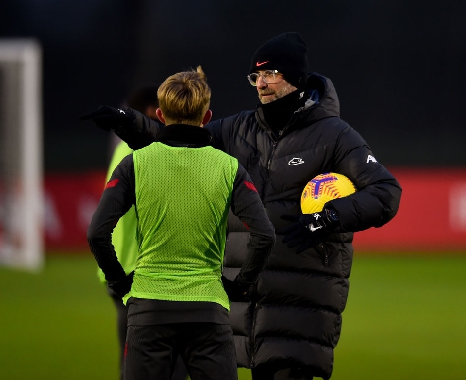 HLV Klopp không ngạc nhiên khi Man Utd sa sút - 2 HLV Klopp không ngạc nhiên khi Man Utd sa sút - 2