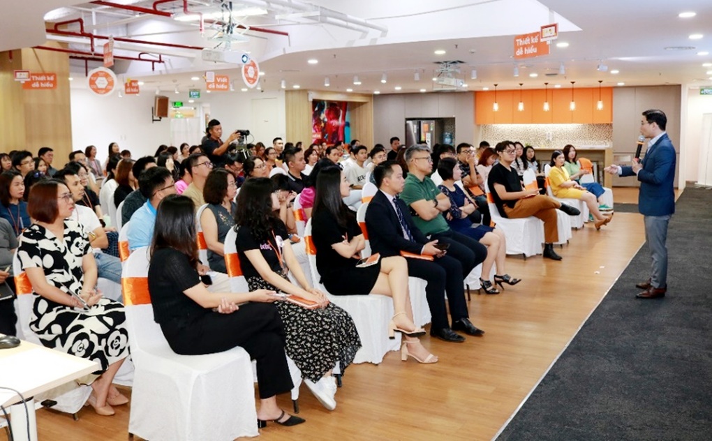 FWD Việt Nam tiếp tục đạt giải thưởng về nhân sự và môi trường làm việc - 4 FWD Việt Nam tiếp tục đạt giải thưởng về nhân sự và môi trường làm việc - 4