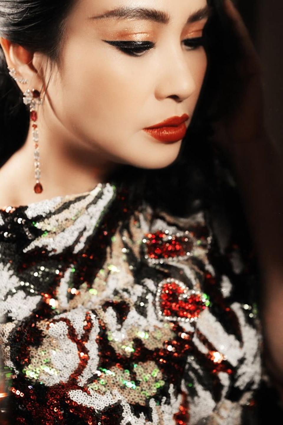 Diva Thanh Lam công khai ảnh tình tứ bên người đàn ông lạ mặt - 3 Diva Thanh Lam công khai ảnh tình tứ bên người đàn ông lạ mặt - 3