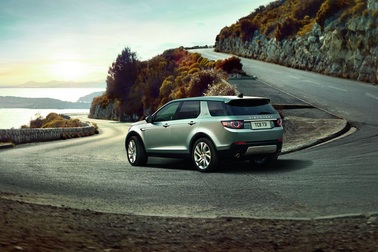 Land Rover Discovery Sport - SUV hạng sang cho người ưa trải nghiệm
