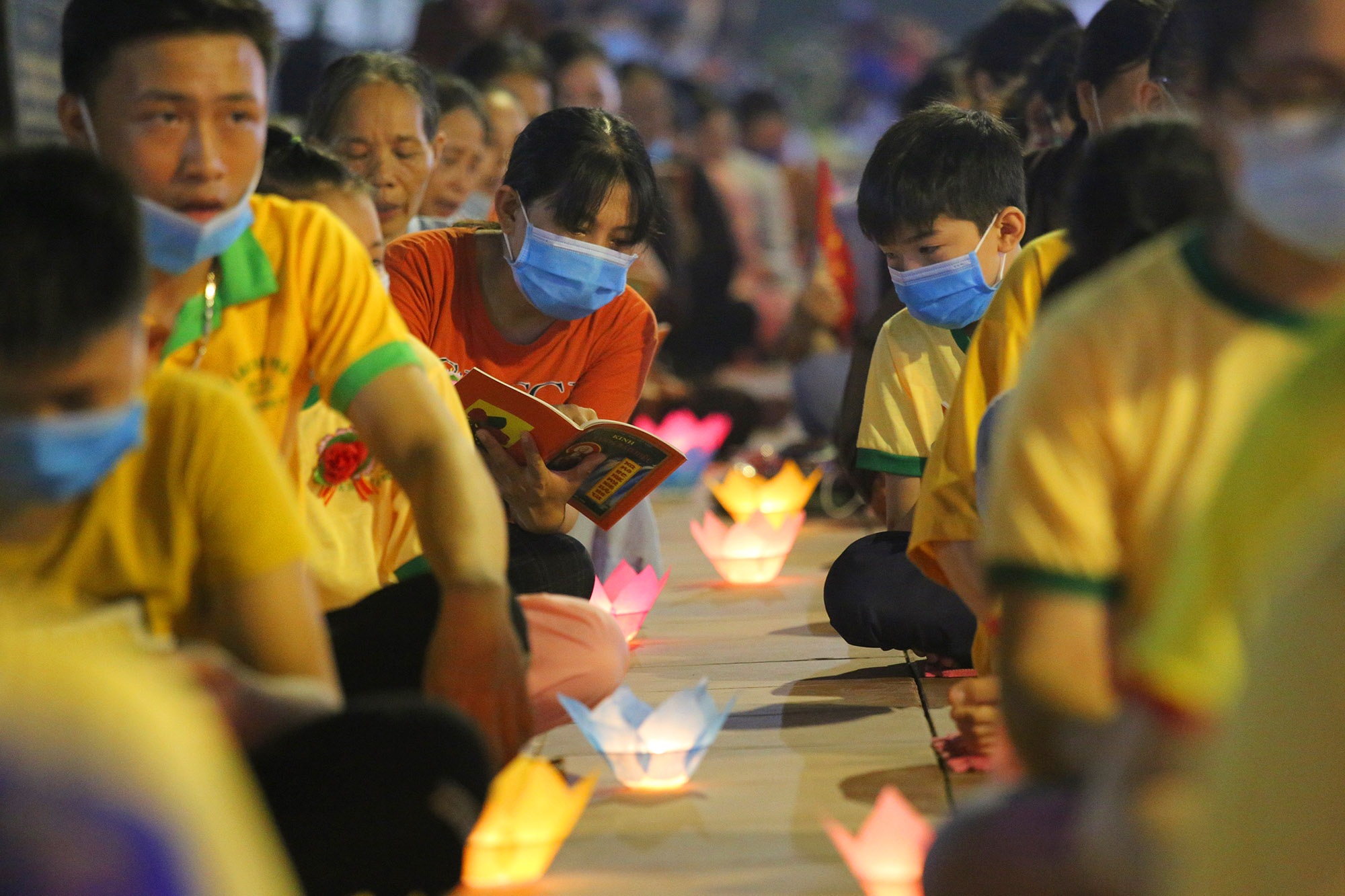 Phật tử đeo khẩu trang làm lễ Vu lan báo hiếu tại chùa Ninh Tảo - 14 Phật tử đeo khẩu trang làm lễ Vu lan báo hiếu tại chùa Ninh Tảo - 14