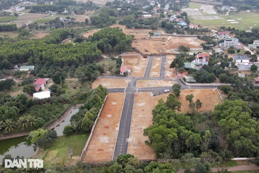 "Tuýt còi" việc Sở TN-MT Hà Nội yêu cầu tạm dừng chia tách thửa đất