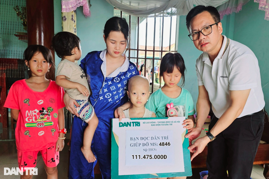 Hơn 180 triệu đồng đến với bé gái 7 tuổi mắc bệnh ung thư hiểm nghèo - 1 Hơn 180 triệu đồng đến với bé gái 7 tuổi mắc bệnh ung thư hiểm nghèo - 1