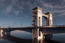 Soi phương án kiến trúc gây tranh cãi của cầu Trần Hưng Đạo