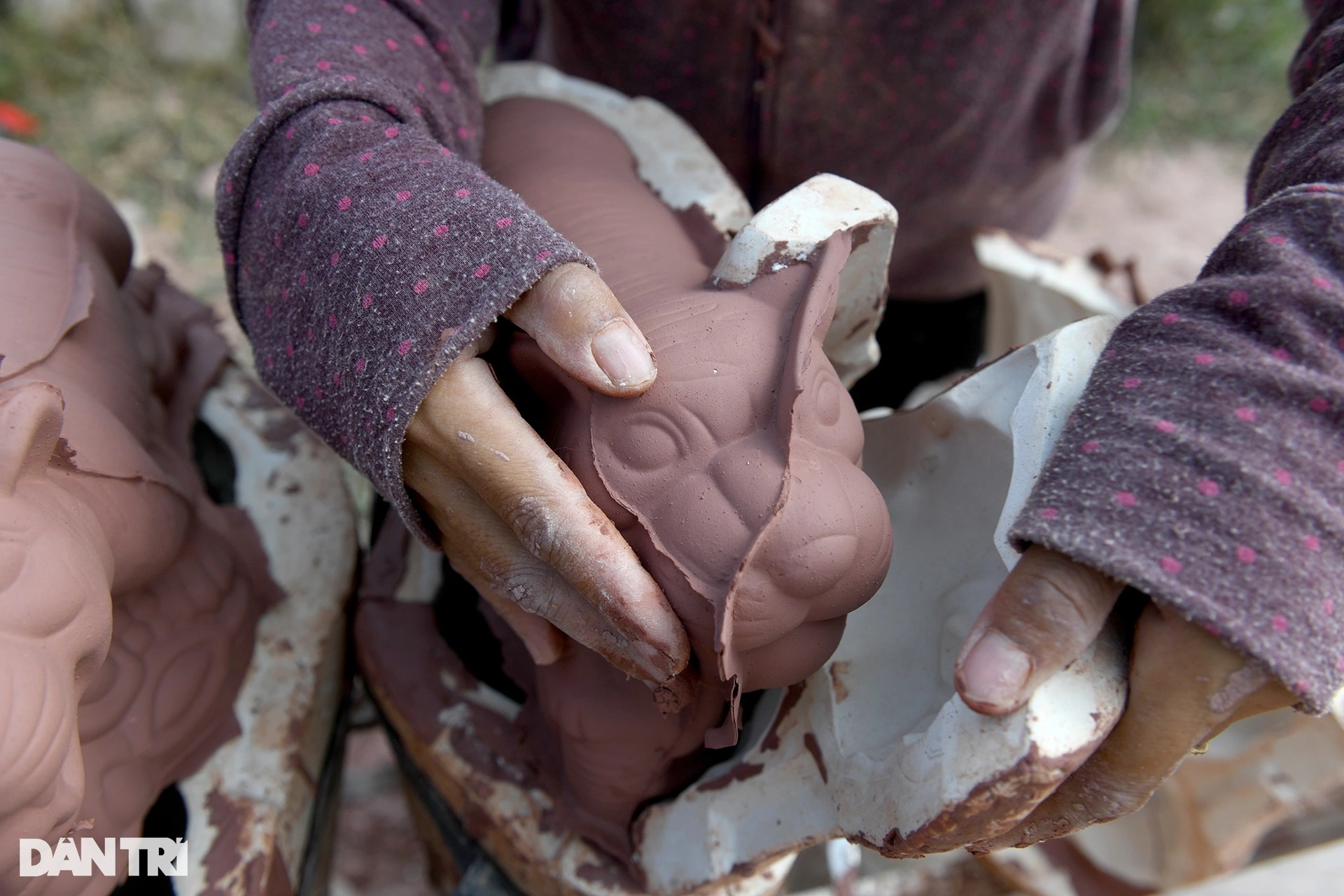 Hổ đất nung ở các lò gốm Bình Dương cháy hàng phục vụ thị trường Tết - 5 Hổ đất nung ở các lò gốm Bình Dương cháy hàng phục vụ thị trường Tết - 5