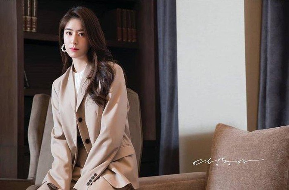 Vợ Joo Jin Mo lần đầu xuất hiện sau scandal “tìm gái gọi” của chồng - 4 Vợ Joo Jin Mo lần đầu xuất hiện sau scandal “tìm gái gọi” của chồng - 4