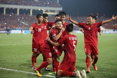 CĐV Đông Nam Á chúc mừng đội tuyển Việt Nam vào chung kết AFF Cup 2018