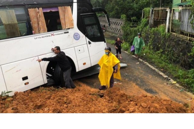 Đèo Bảo Lộc sạt lở, xe khách TPHCM - Đà Lạt chuyển hướng đi cao tốc