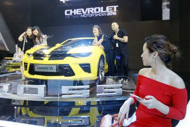 Khách hàng ung dung, các hãng ô tô đua nhau giảm giá kích cầu