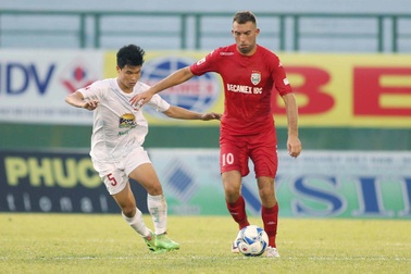 Vòng 13 V-League 2016: Căng thẳng trên sân Bình Dương