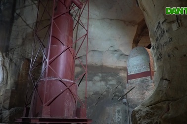 Xưởng sản xuất gang để chế tạo vũ khí trong hang đá