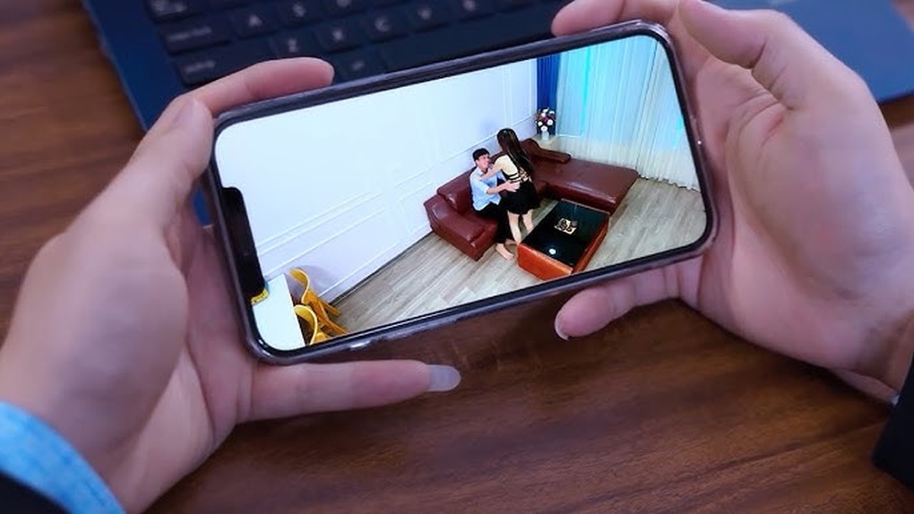 Lắp camera ở phòng ngủ, thay đồ: Lợi bất cập hại - 2 Lắp camera ở phòng ngủ, thay đồ: Lợi bất cập hại - 2