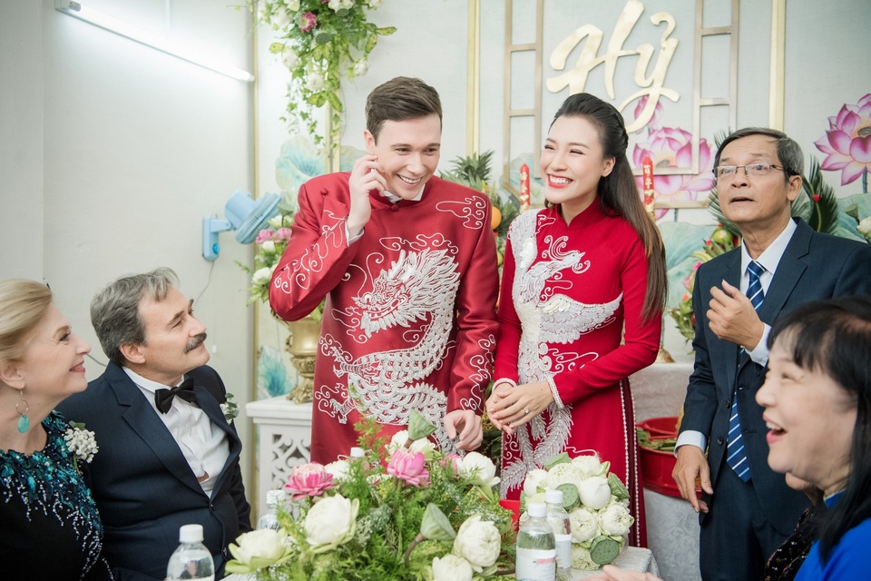Vợ chồng Hoàng Oanh cấp cứu trước ngày cưới, xúc động trao nhầm nhẫn trong Lễ vu quy - 14 Vợ chồng Hoàng Oanh cấp cứu trước ngày cưới, xúc động trao nhầm nhẫn trong Lễ vu quy - 14