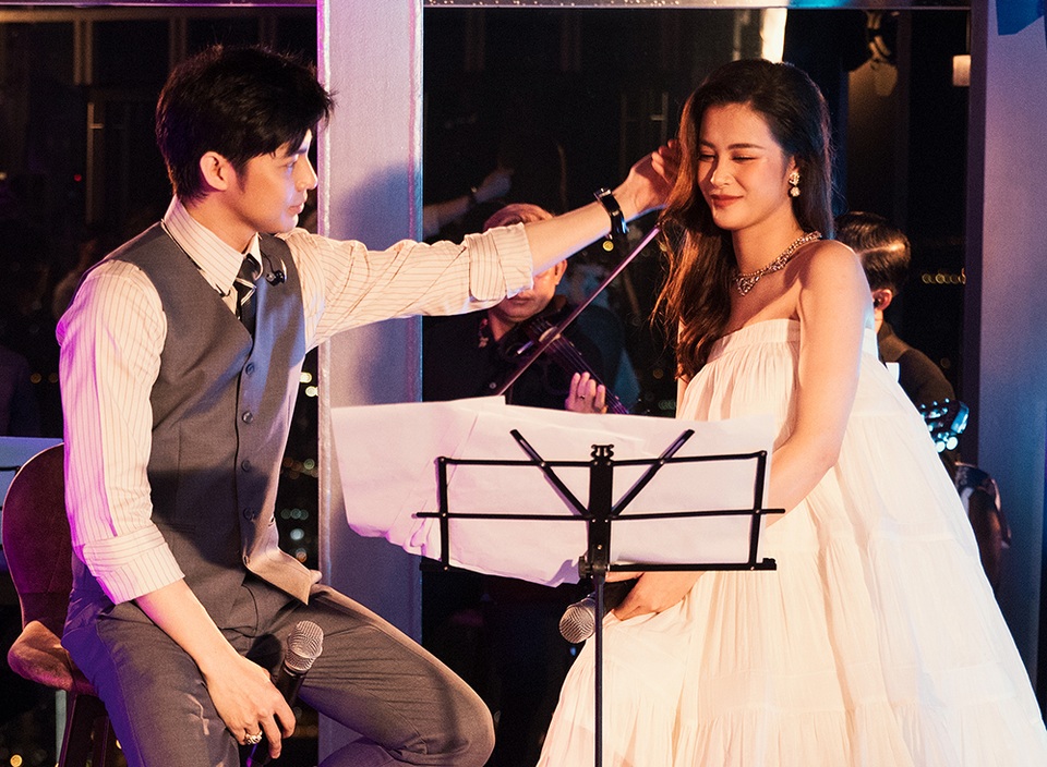 Đông Nhi “bế bụng bầu” vẫn “cháy hết mình” song ca cùng Noo Phước Thịnh - 8 Đông Nhi “bế bụng bầu” vẫn “cháy hết mình” song ca cùng Noo Phước Thịnh - 8