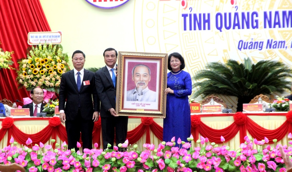Phó Chủ tịch nước dự Đại hội thi đua yêu nước tỉnh Quảng Nam - 2 Phó Chủ tịch nước dự Đại hội thi đua yêu nước tỉnh Quảng Nam - 2