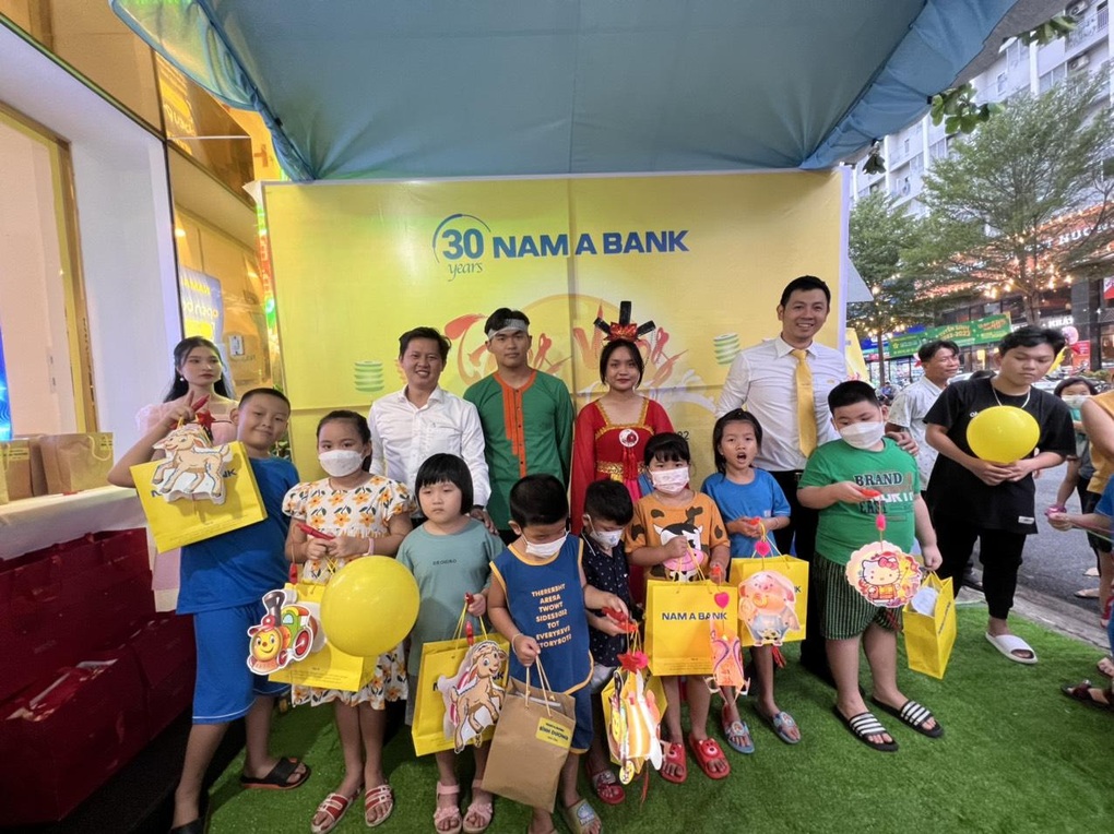 Nam A Bank  tổ chức lễ hội Trăng vàng hạnh phúc - 2