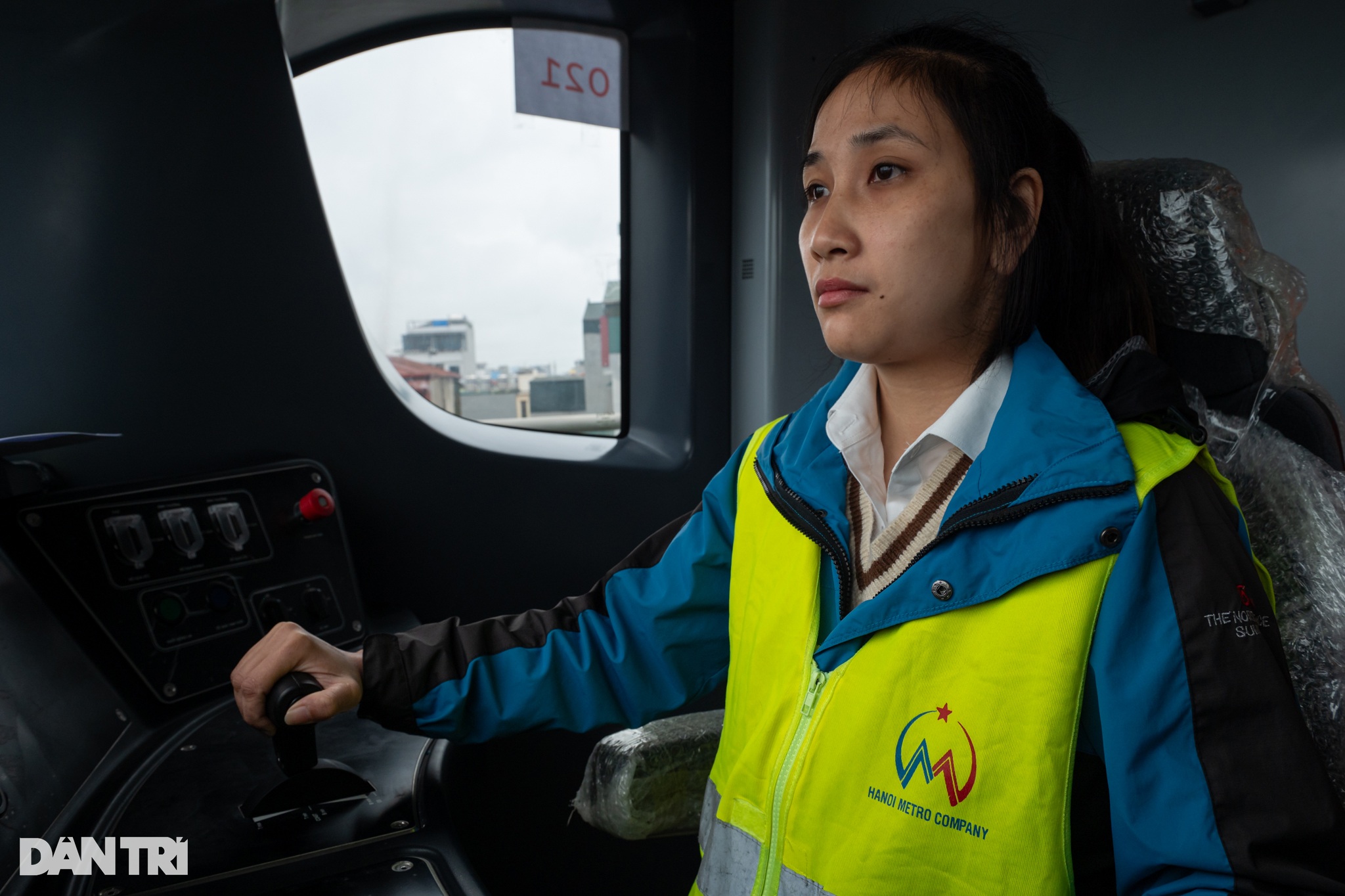 2 nữ lái tàu metro duy nhất của Hà Nội và TPHCM - 6 2 nữ lái tàu metro duy nhất của Hà Nội và TPHCM - 6